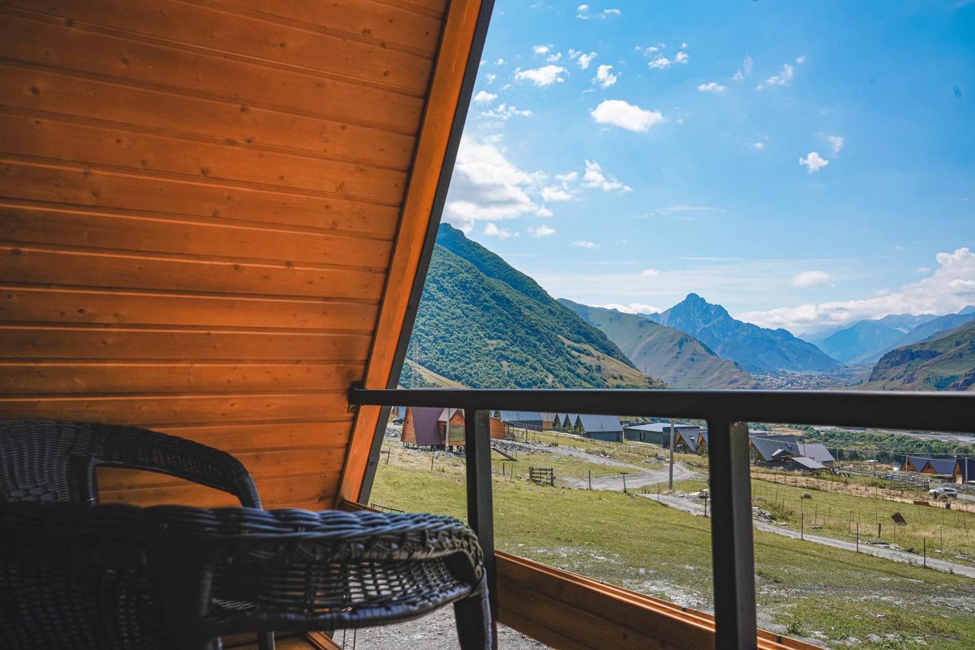 Lonely Mountain Vila Kazbegi Exterior foto