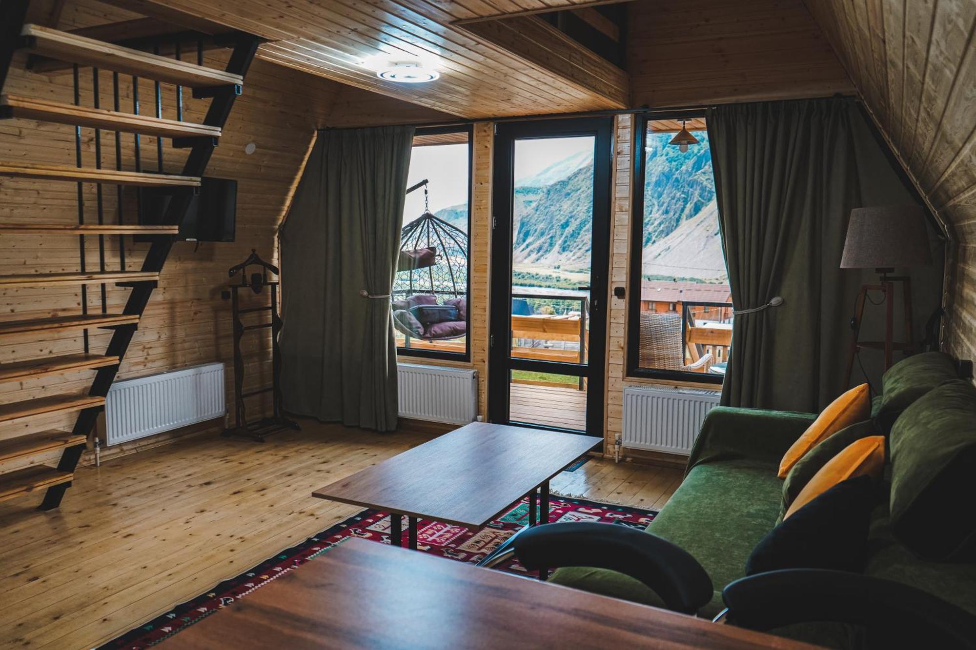 Lonely Mountain Vila Kazbegi Exterior foto