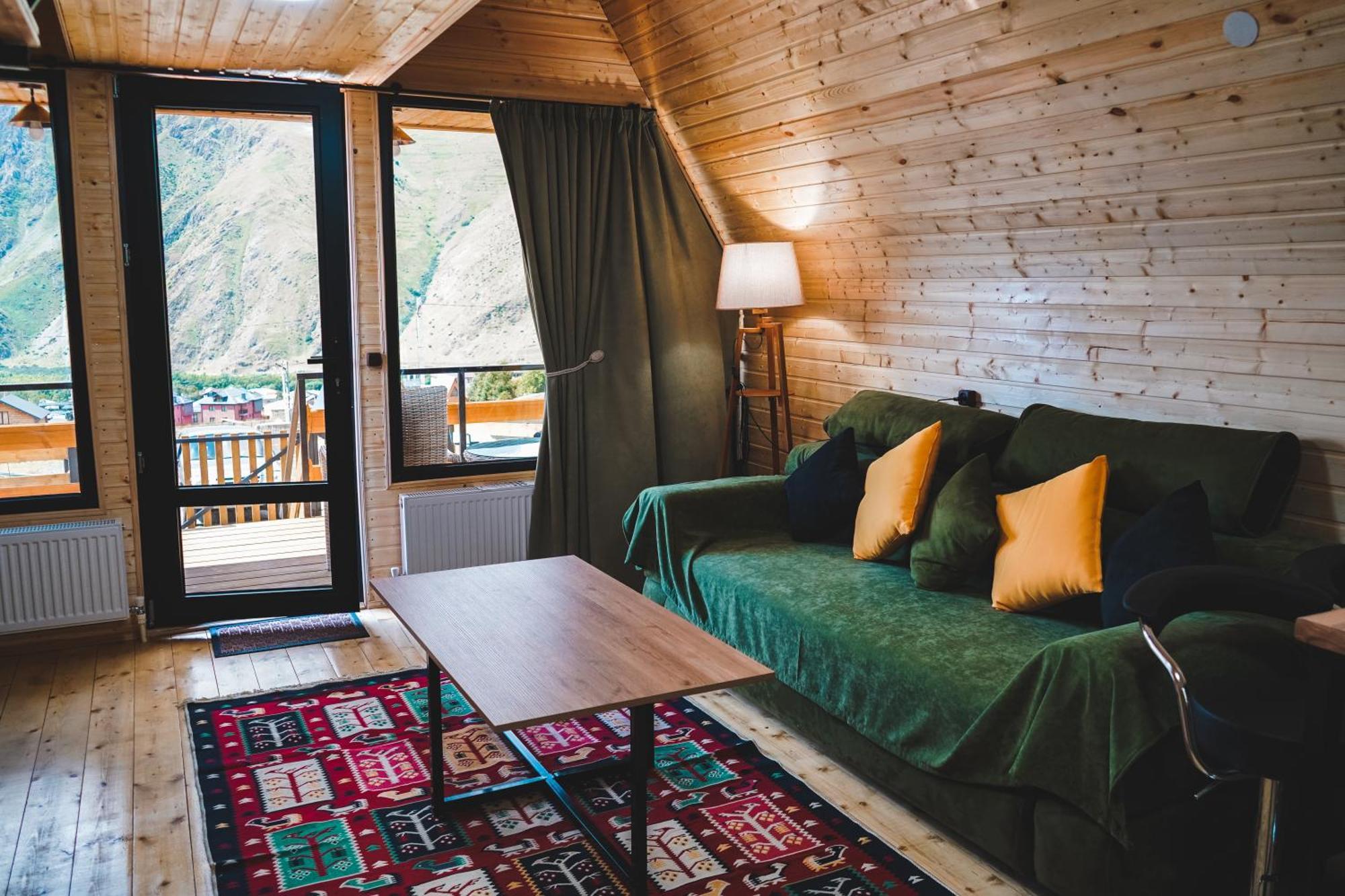 Lonely Mountain Vila Kazbegi Exterior foto